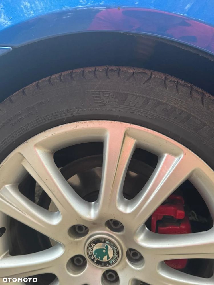 Skoda Octavia 2.0 TDI CR DPF RS - 11