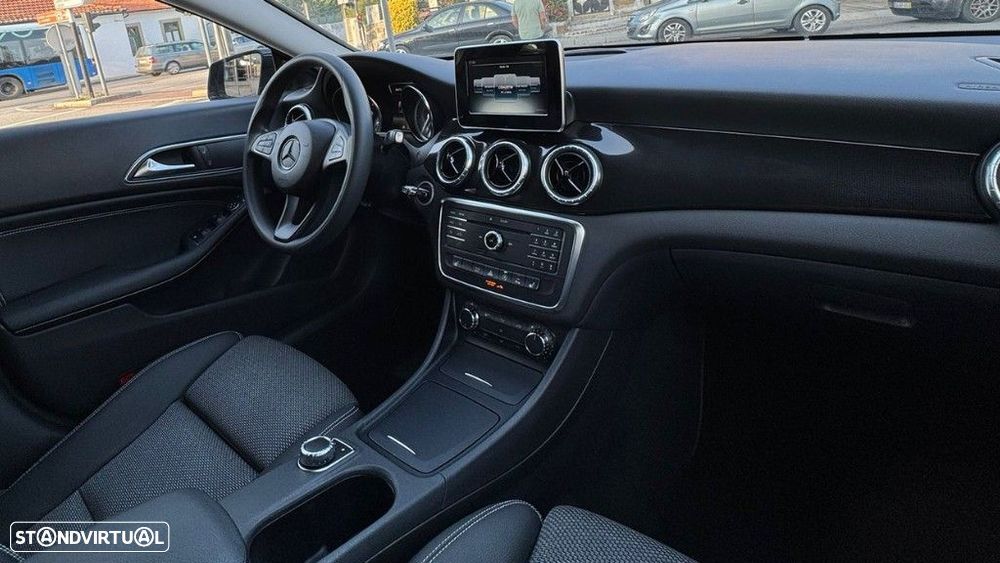 Mercedes-Benz CLA 200 - 19