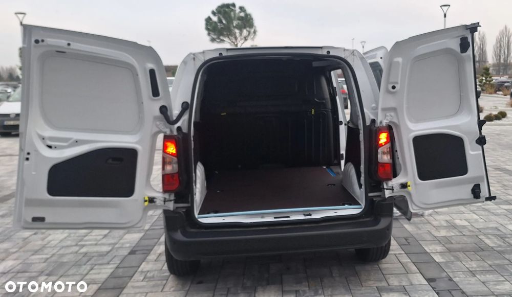 Peugeot Partner Furgon Standard 800kg EV 136 KM. zasięg 330 km (akumulator 50 kWh) - 8