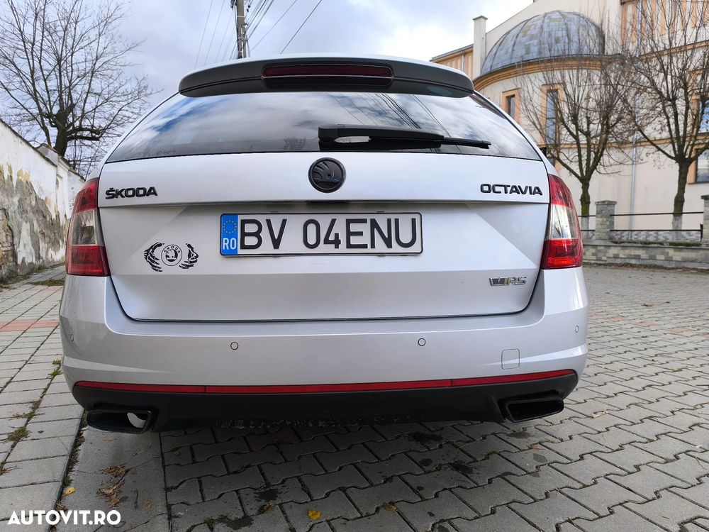 Skoda Octavia Combi 2.0 TDI DSG RS - 4