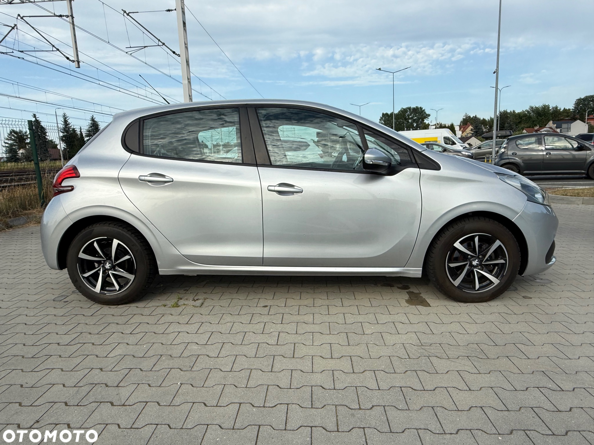 Peugeot 208 1.2 PureTech Active - 4