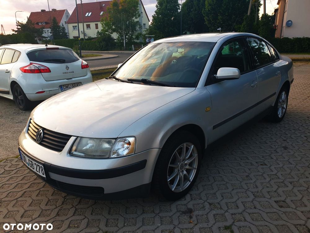 Volkswagen Passat 1.6 Highline - 2