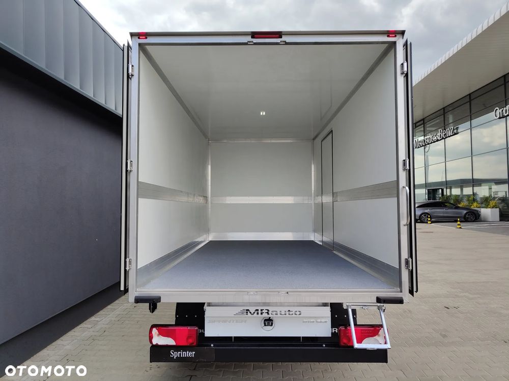 Mercedes-Benz Sprinter - 10
