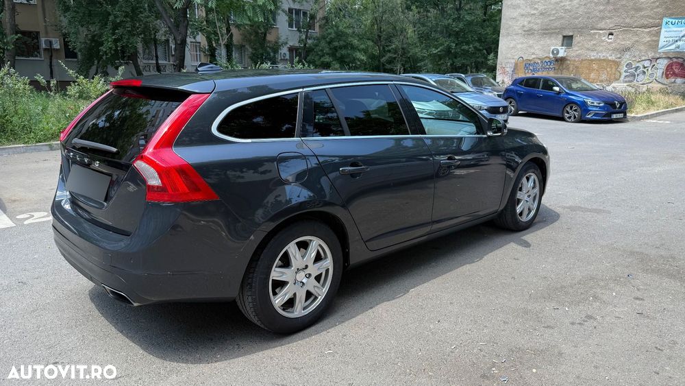 Volvo V60 D4 Geartronic Momentum - 19