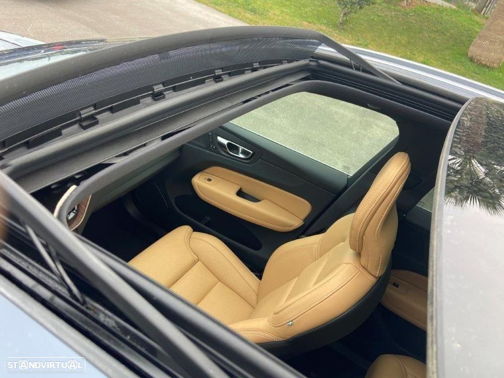 Volvo XC 60 2.0 T6 PHEV Ultra Bright - 29