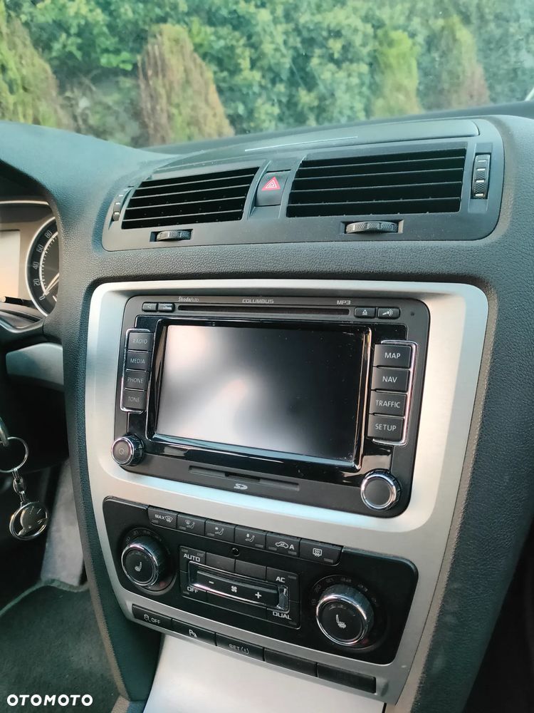 Skoda Octavia 2.0 TSI RS - 11