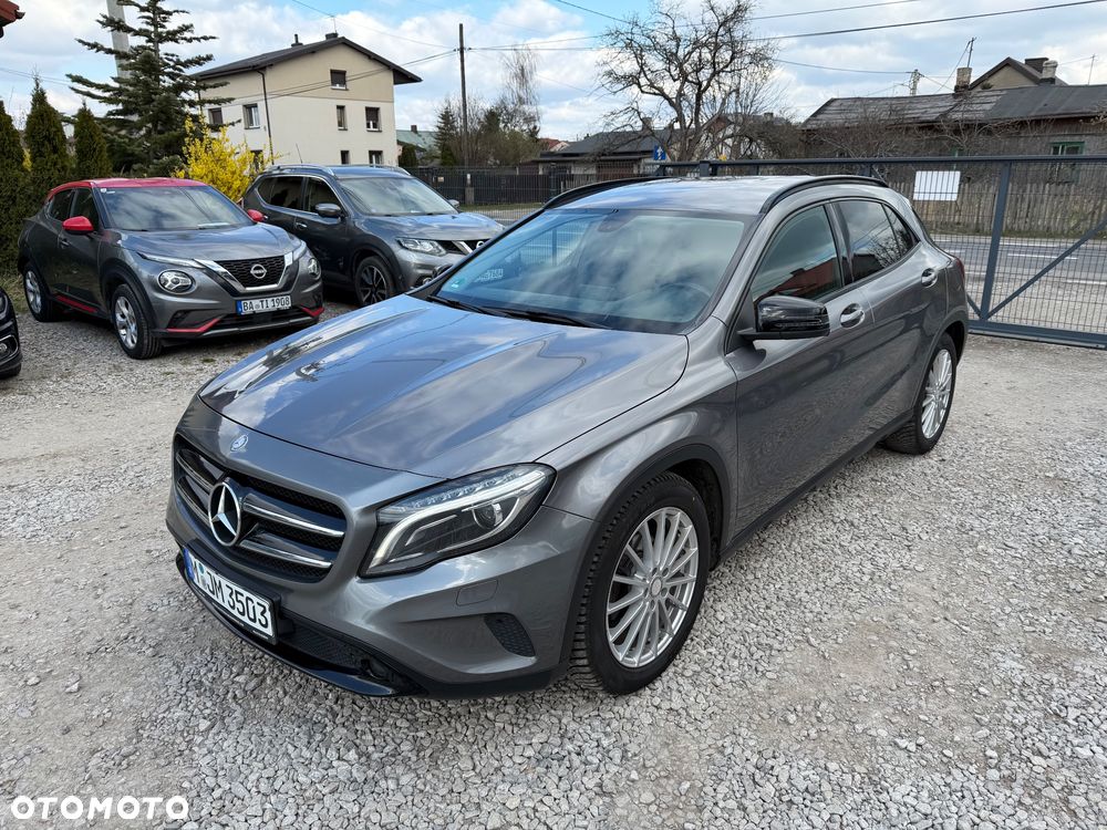 Mercedes-Benz GLA 200 Urban - 13