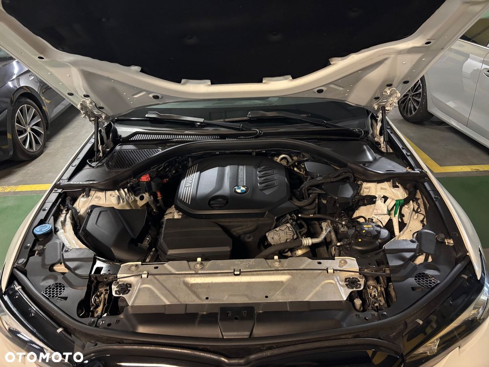 BMW Seria 3 320d xDrive - 17
