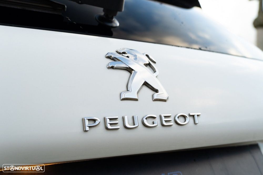 Peugeot 2008 1.6 BlueHDi Style - 26
