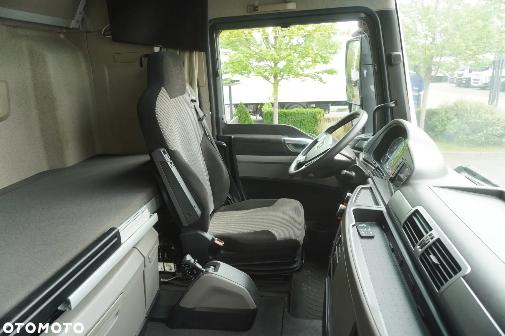 MAN TGX 35.580 E6 8×4/4 / Plandeka 23 EPAL / 4. oś skrętna - 23
