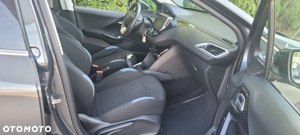 Peugeot 208 - 9