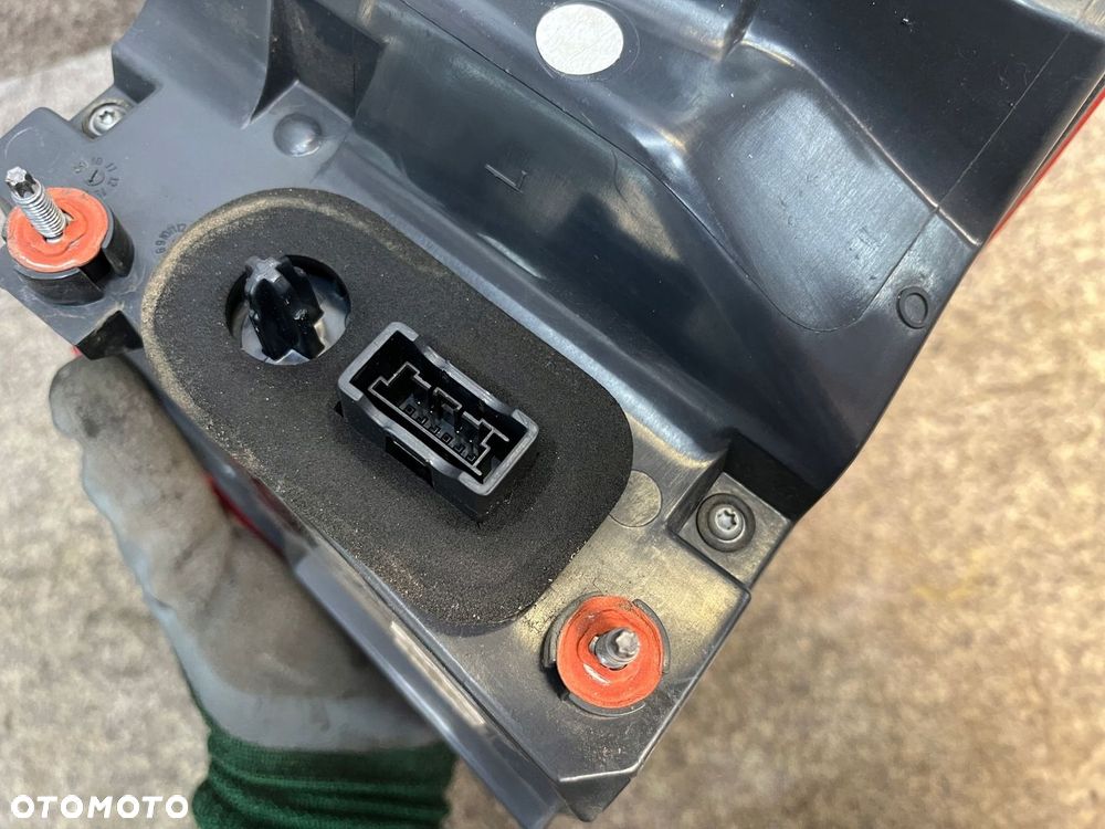 Lampa LED lewa tylna lewy tyl w blotnik BMW F11 ORYGINAL LADNA KOMBI - 7