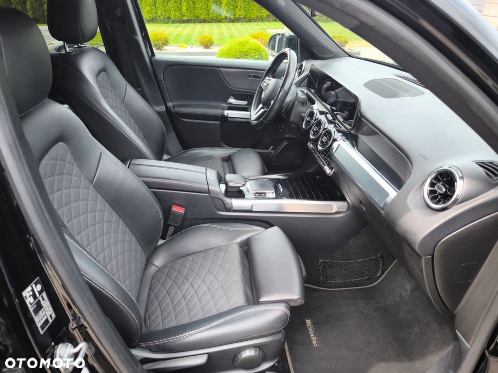 Mercedes-Benz GLB - 13