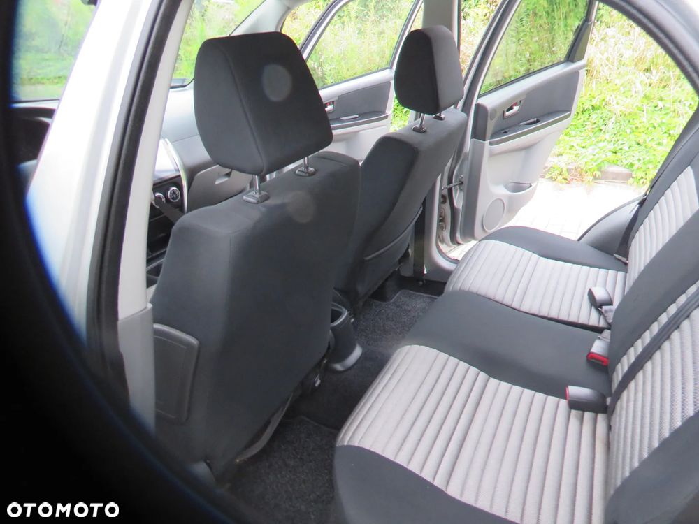 Suzuki SX4 1.6 VVT 4x2 Comfort - 10