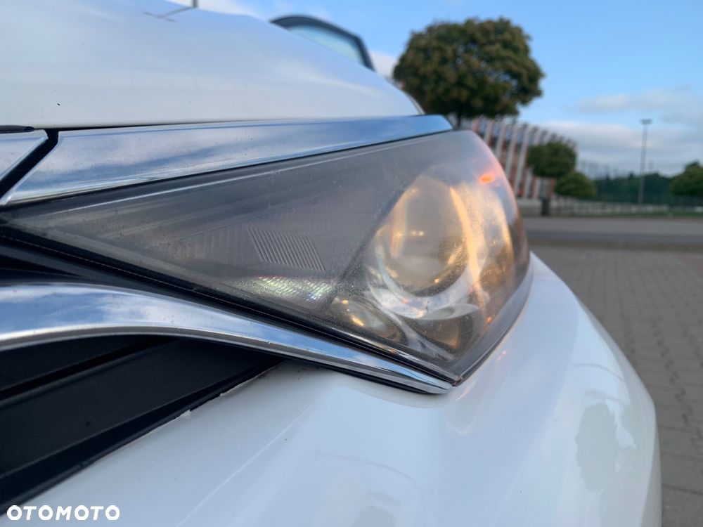 Toyota Auris Hybrid 135 Premium - 15