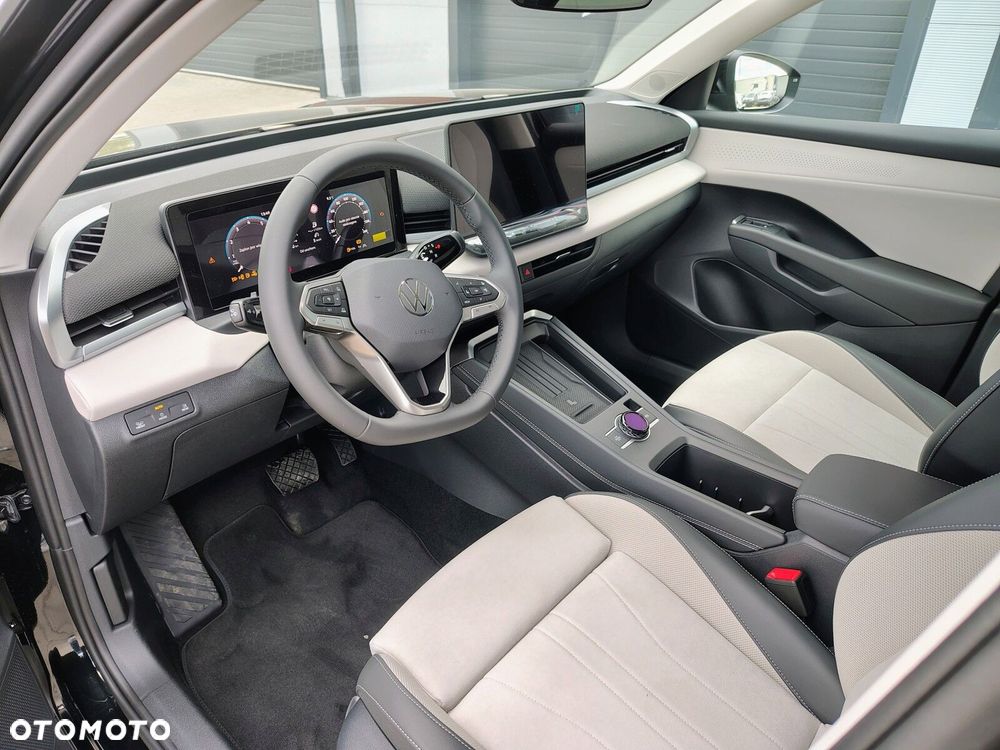 Volkswagen T-Roc - 13