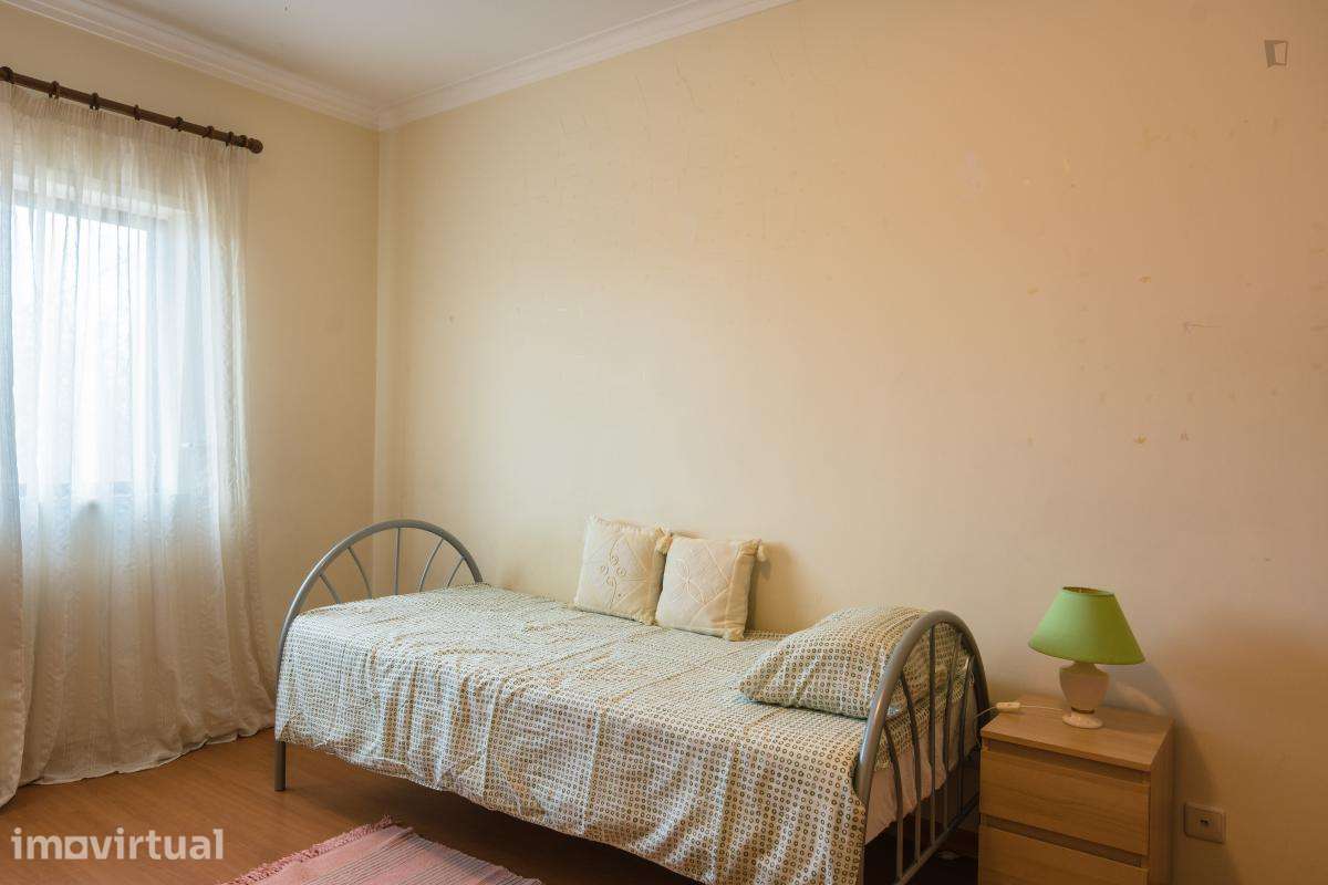 Quarto - localizado em Caparica Lisbon - Grande imagem: 3/33
