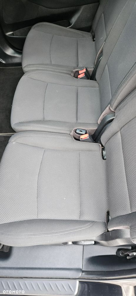 Kia Carens 1.7 CRDi 136 Dream Team Edition - 29