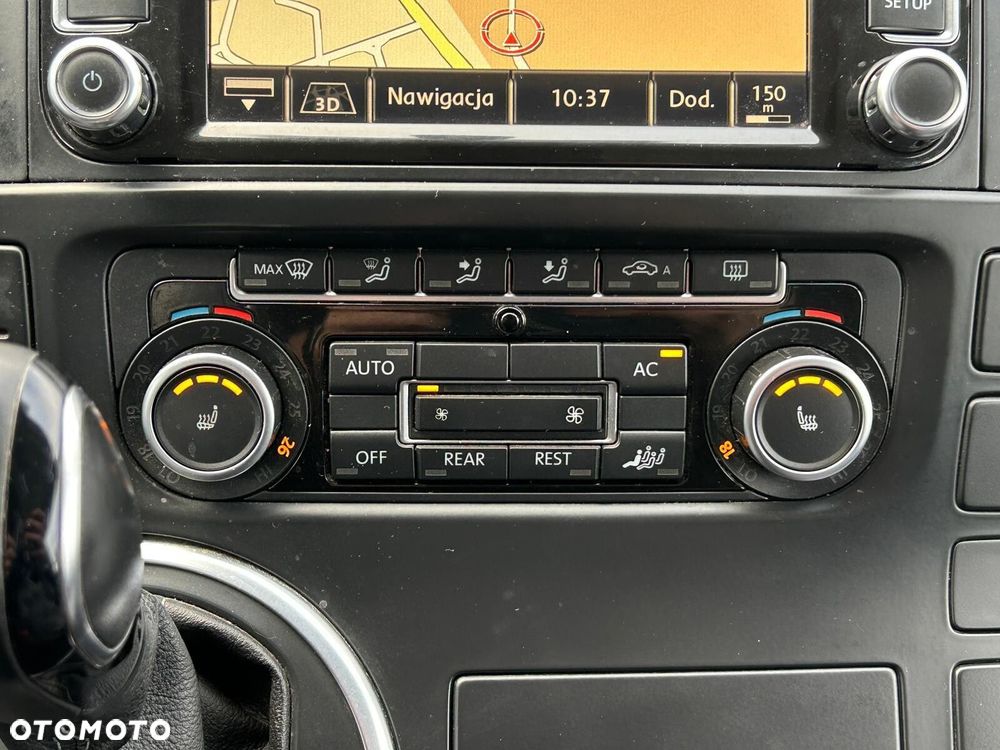 Volkswagen Multivan - 28