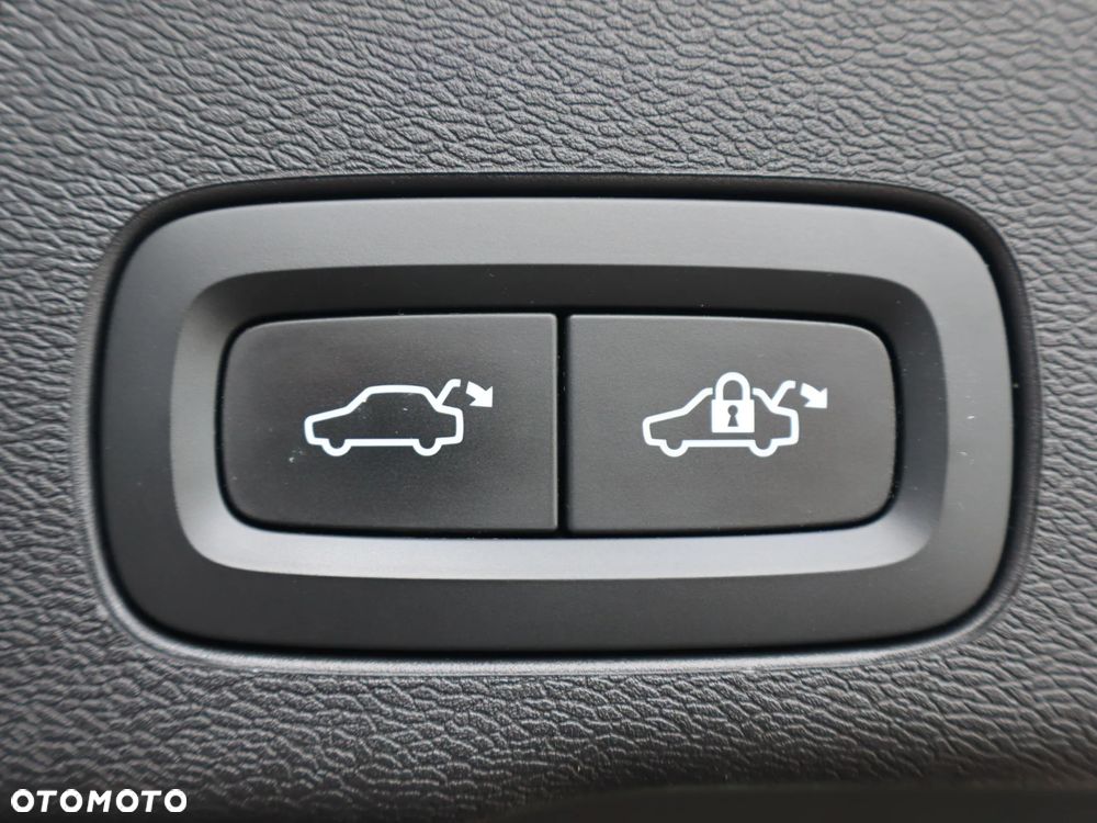 Volvo XC 60 T6 Plug-In Hybrid AWD Inscription - 20