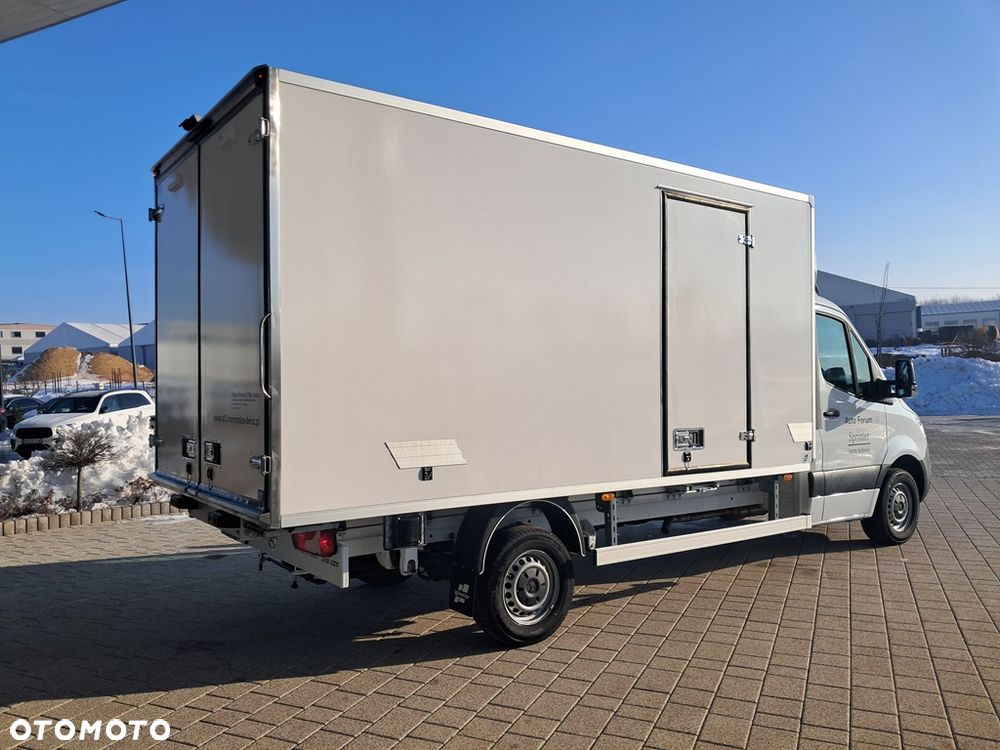 Mercedes-Benz Sprinter - 6
