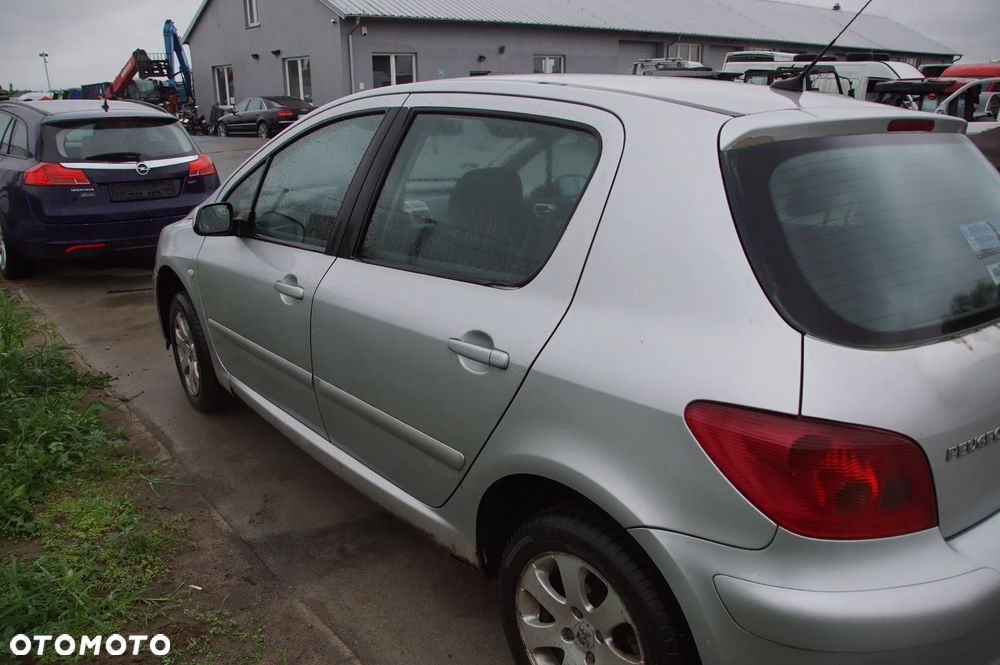 Auto na części - Peugeot 307 Lift 1.4 8V 75 KM TU3 20CQ15 EZR 2004R Silnik Skrzynia Drzwi Lusterko Szyba Maska Lampa Klapa Deska Kokpit Sterownik Moduł Licznik - 8