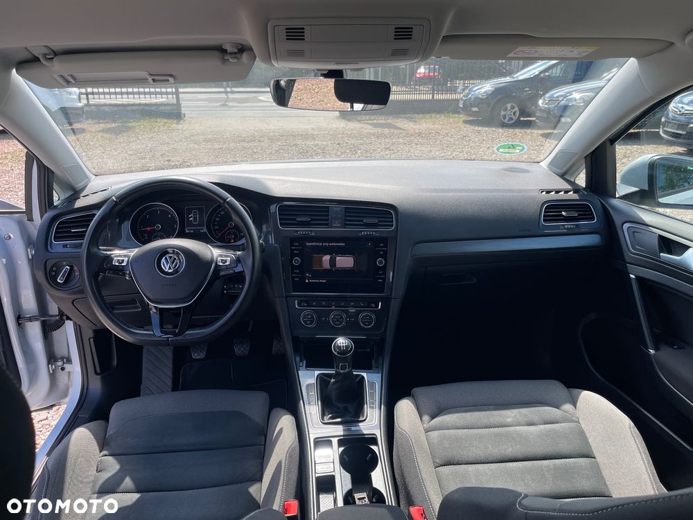 Volkswagen Golf 1.6 TDI Sound - 11