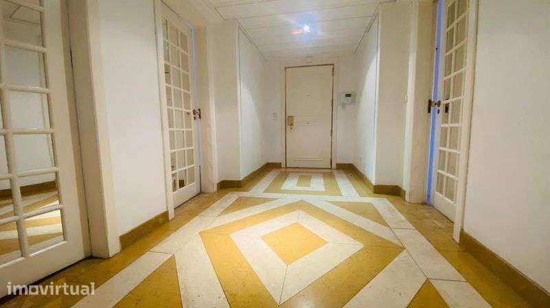 Apartamento de Excelência | T4+1 na Estrela | 4.000€ - Grande imagem: 3/12
