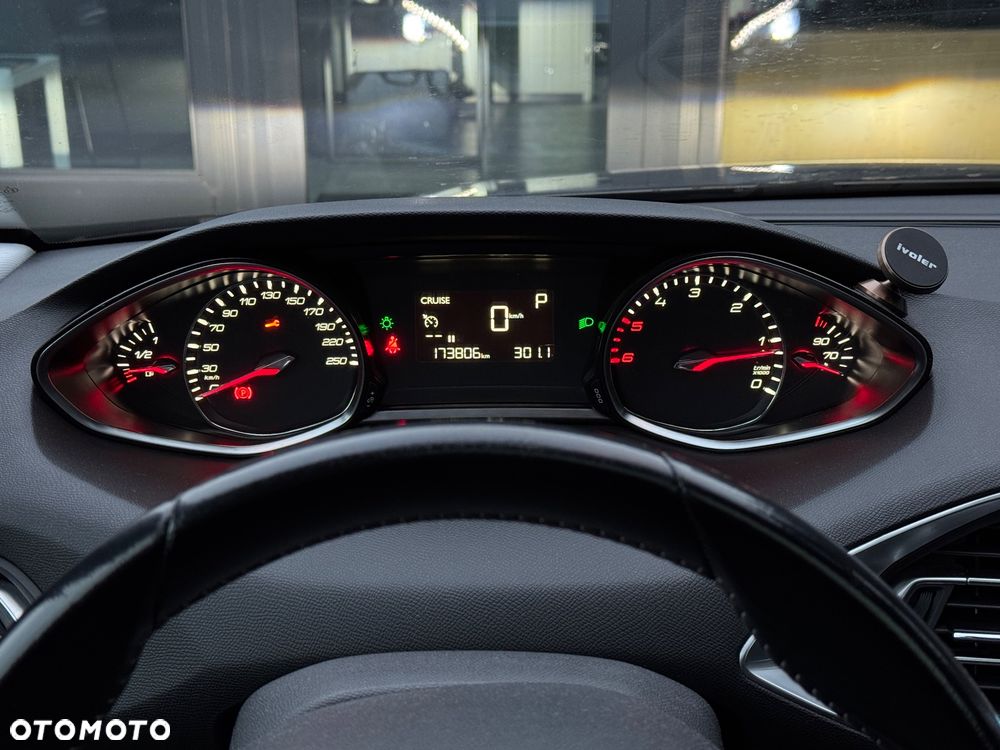 Peugeot 308 BlueHDi FAP 150 Stop&Start Automatik Allure - 20