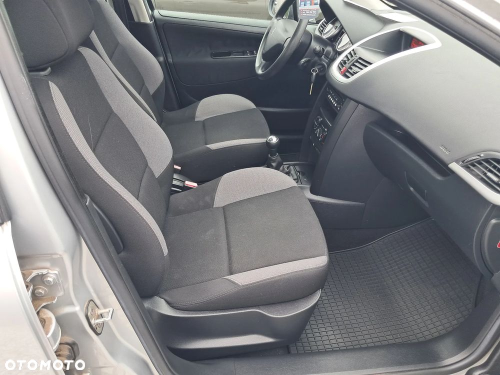 Peugeot 207 95 VTi Urban Style - 11