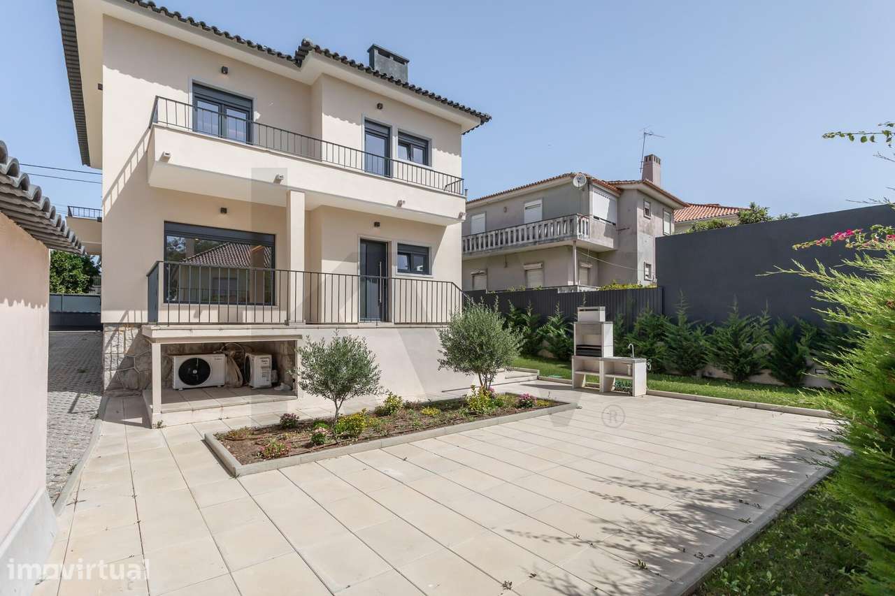 Charmosa Moradia T5 com Jardim Totalmente Remodelada -  Sassoeiros, Ca - Grande imagem: 3/54