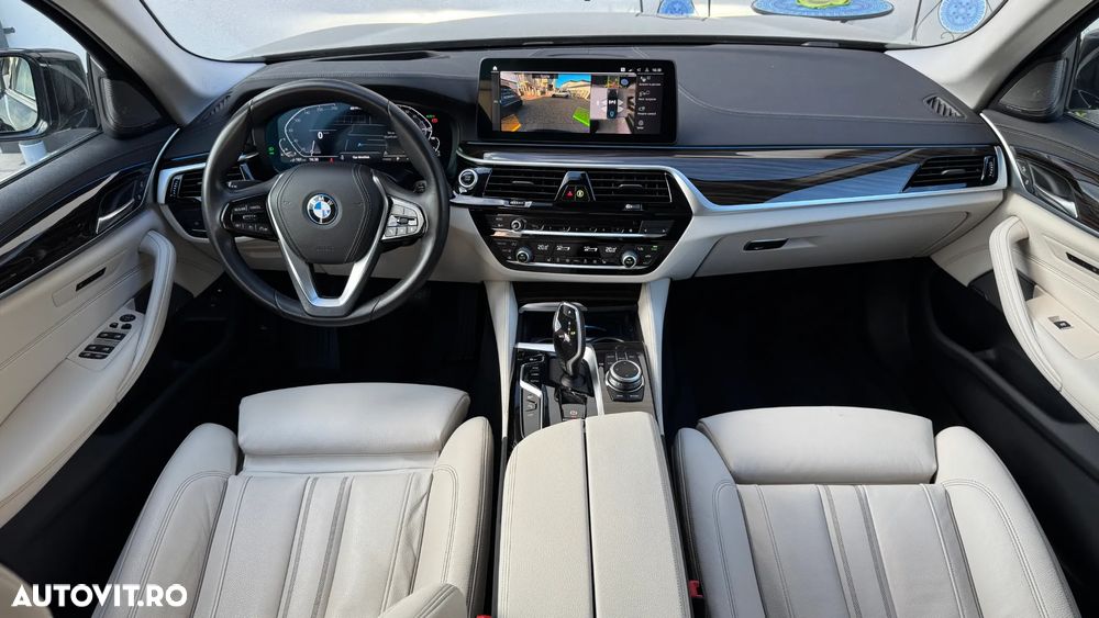 BMW Seria 5 530e Aut. Luxury Line - 10