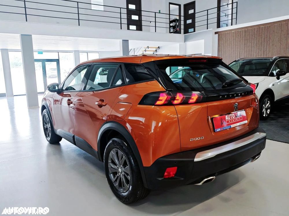 Peugeot 2008 PureTech 130 EAT8 Active - 5