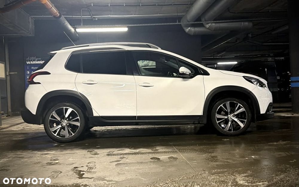 Peugeot 2008 1.2 Pure Tech Allure S&S EAT6 - 4