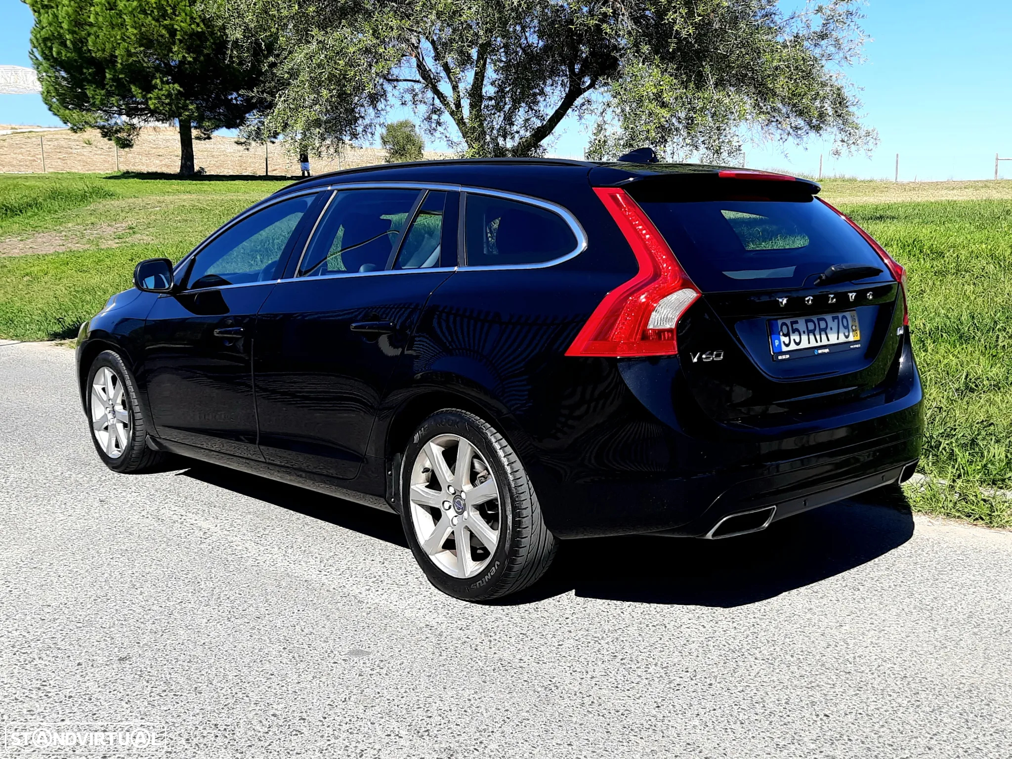 Volvo V60 2.0 D4 Summum - 4