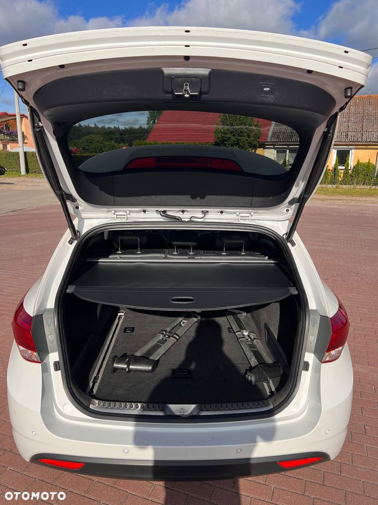 Hyundai i40 Kombi 1.7 CRDi DCT Premium - 17