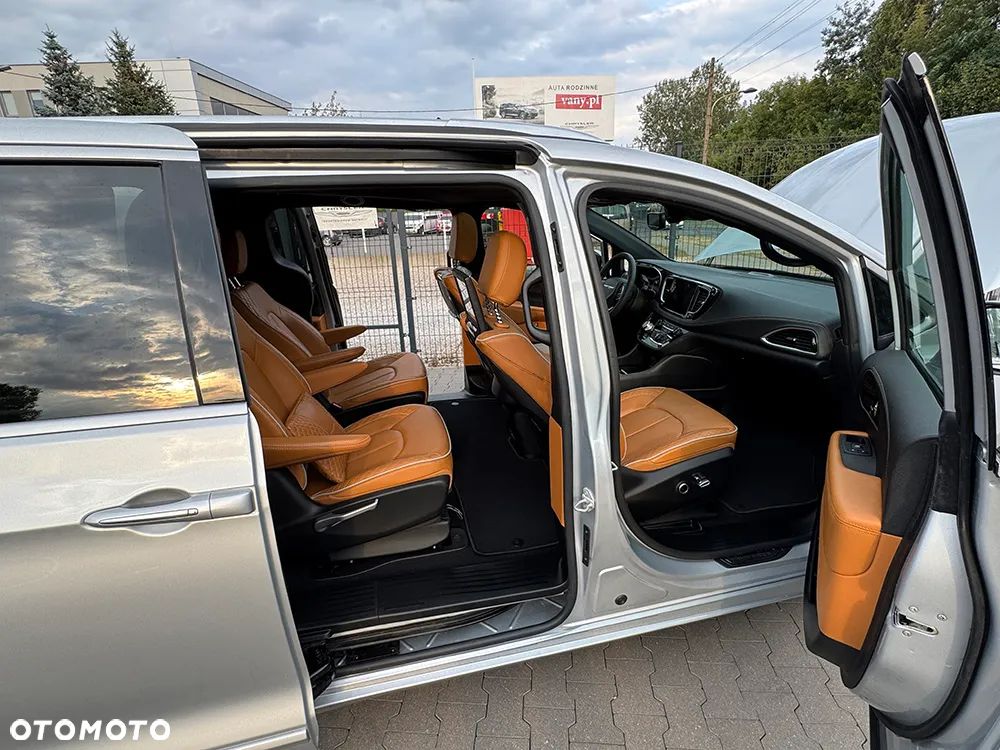 Chrysler Pacifica - 10