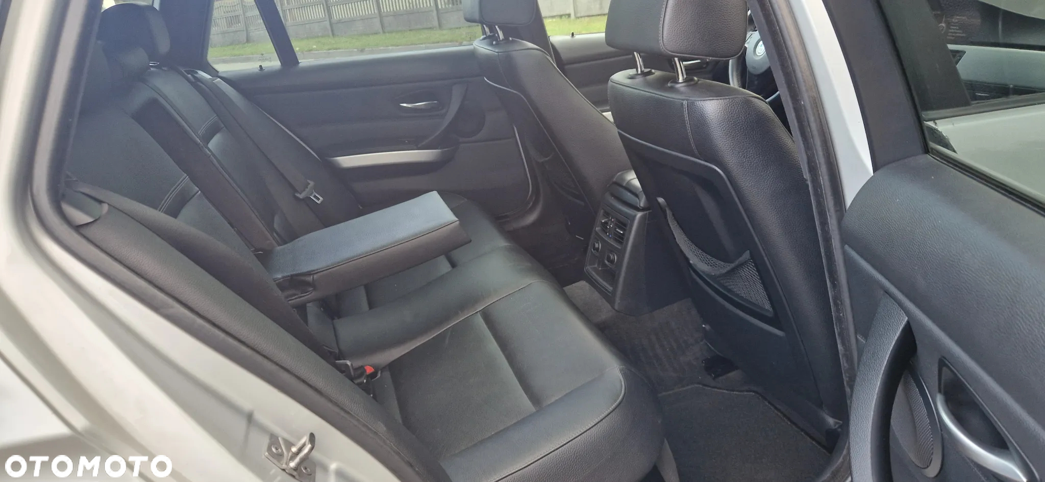 BMW Seria 3 320d DPF Touring - 9