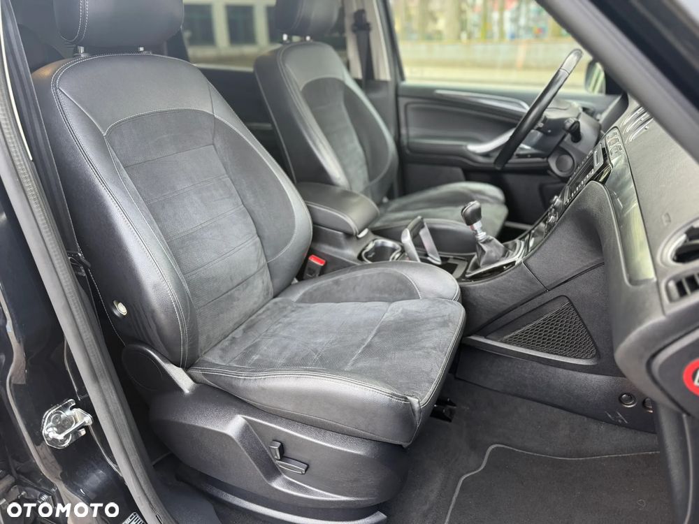 Ford S-Max 2.0 TDCi DPF Titanium X - 31