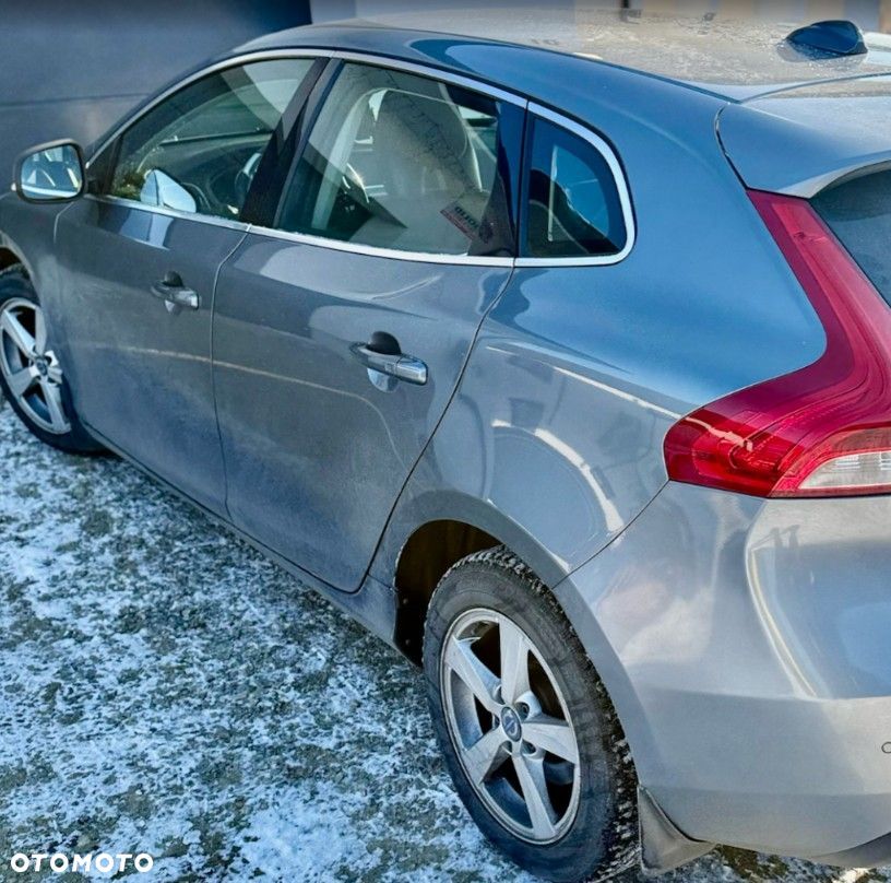 Volvo V40 D2 Summum - 26