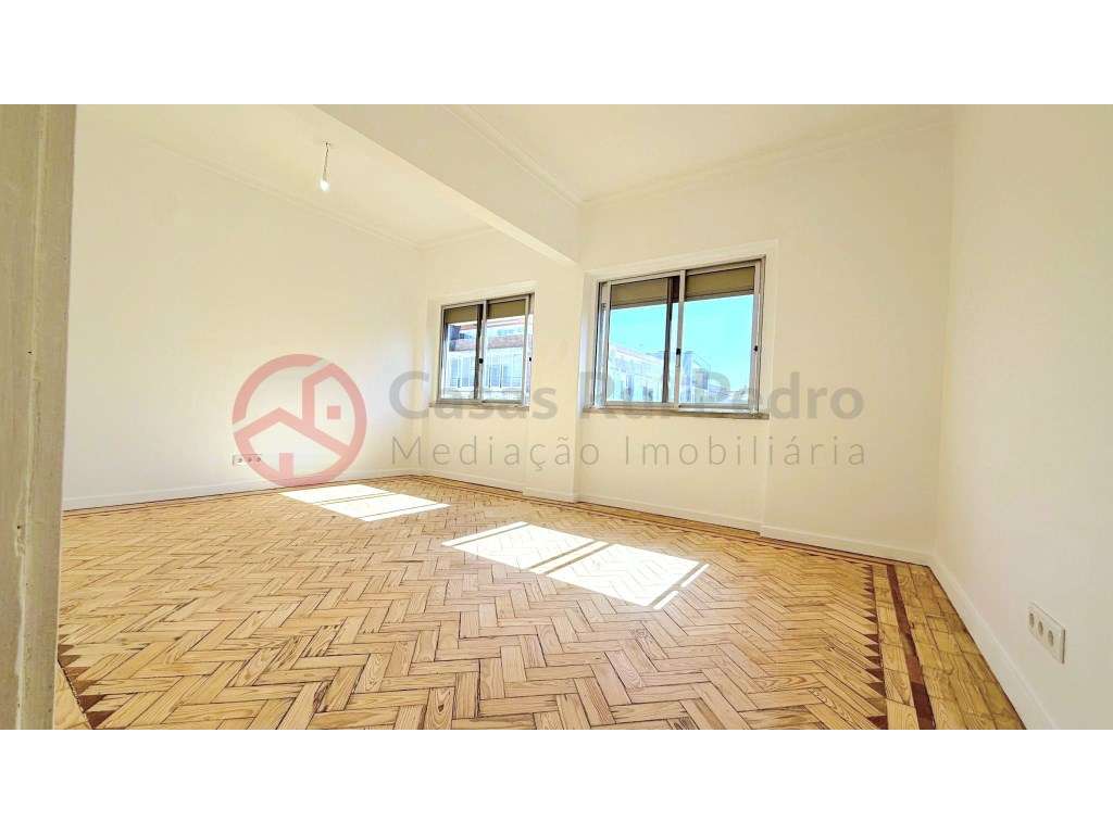 Apartamento T2 remodelado em Foros de Amora - Grande imagem: 4/32