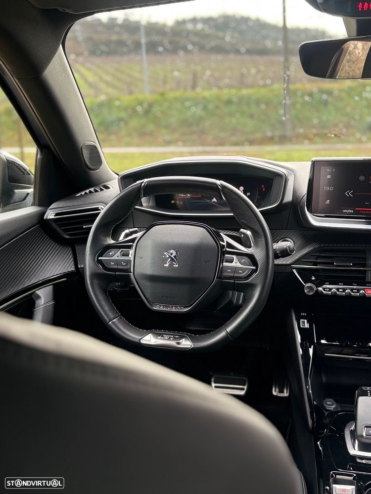 Peugeot 2008 PureTech 130 EAT8 GT Pack - 30