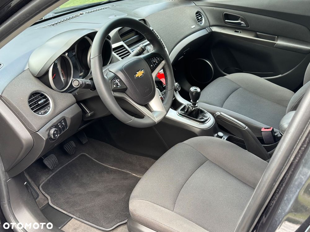 Chevrolet Cruze 1.8 LT - 30