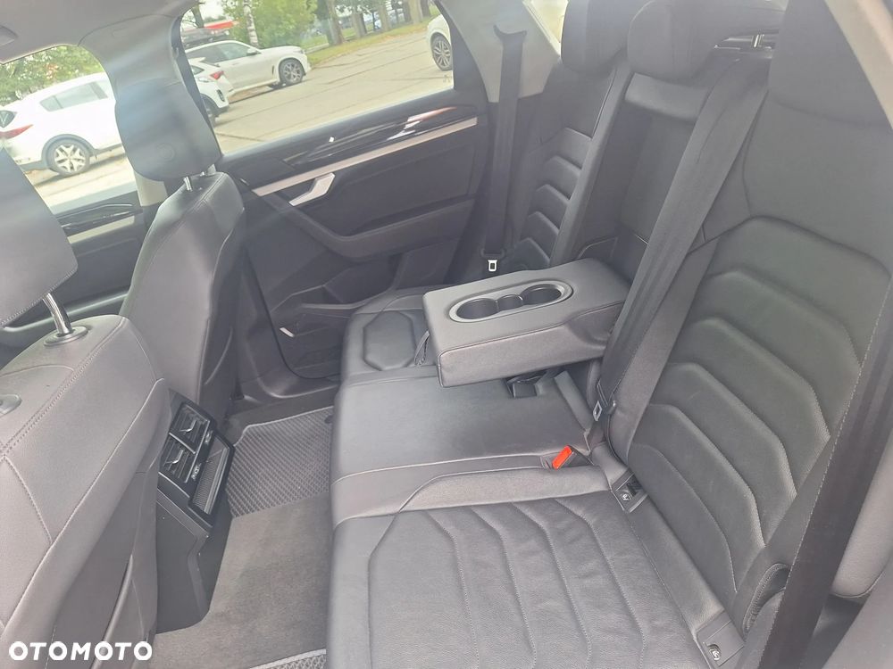 Volkswagen Touareg 3.0 V6 TDI SCR 4Mot - 3