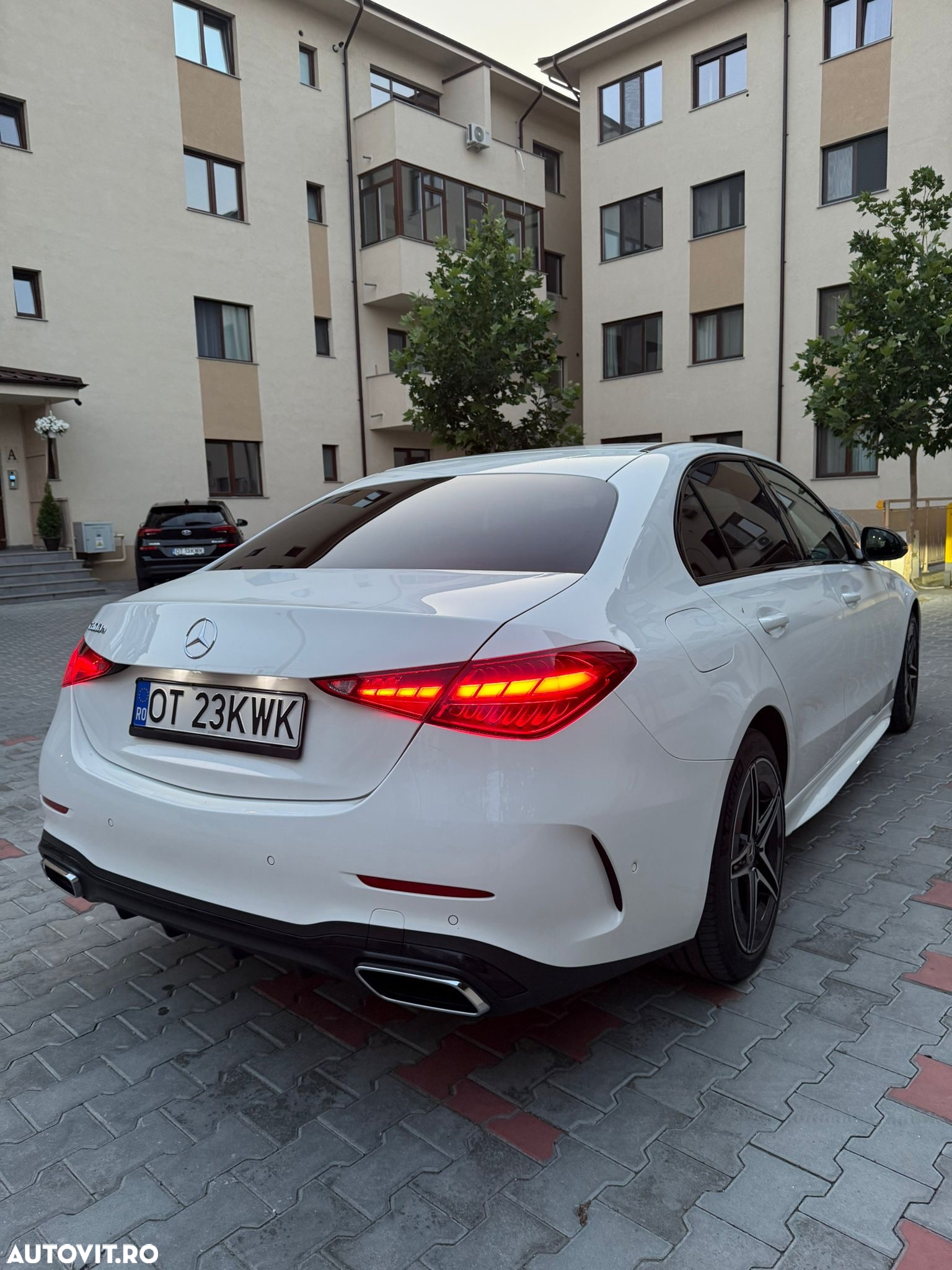 Mercedes-Benz C 300 e T 9G-TRONIC AMG Line Advanced - 14