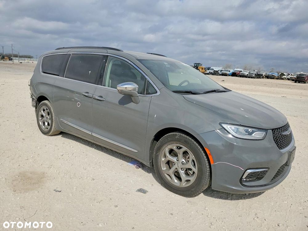 Chrysler Pacifica - 3