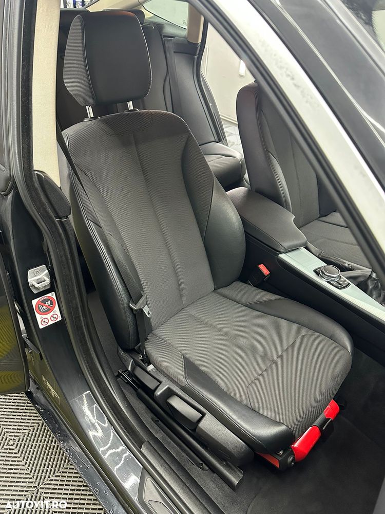 BMW Seria 3 320d xDrive - 9