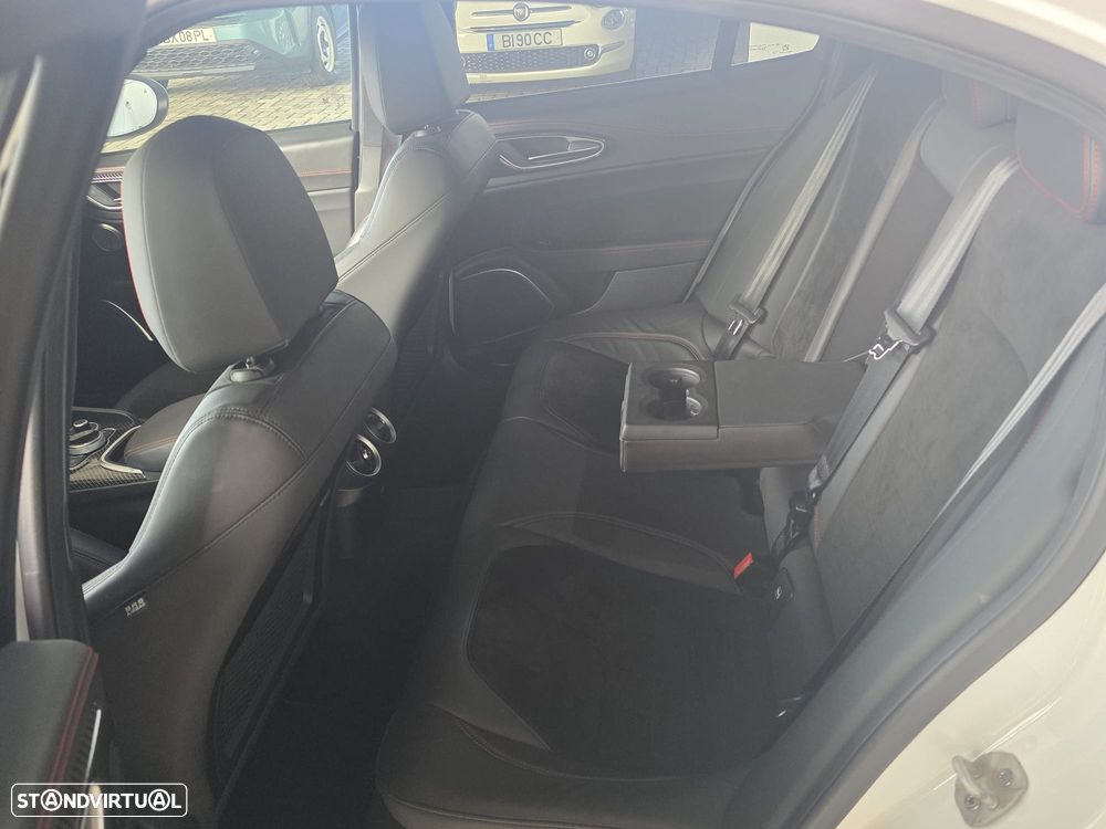 Alfa Romeo Giulia 2.2 D Estrema Q4 AT8 - 20