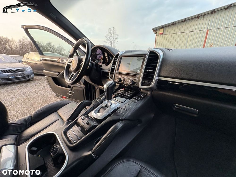 Porsche Cayenne Diesel Platinum Edition - 33