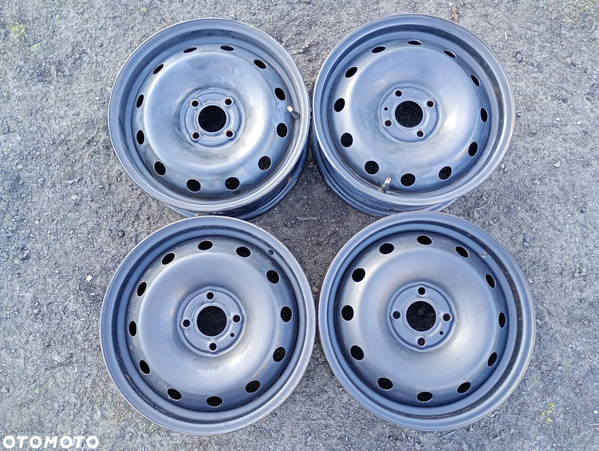 RENAULT Oryg.Felga 15cali  4x100 ET43 6Jx15H2 Super Stan - 4